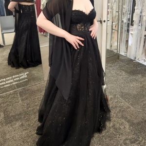 David’s Bridal, Black